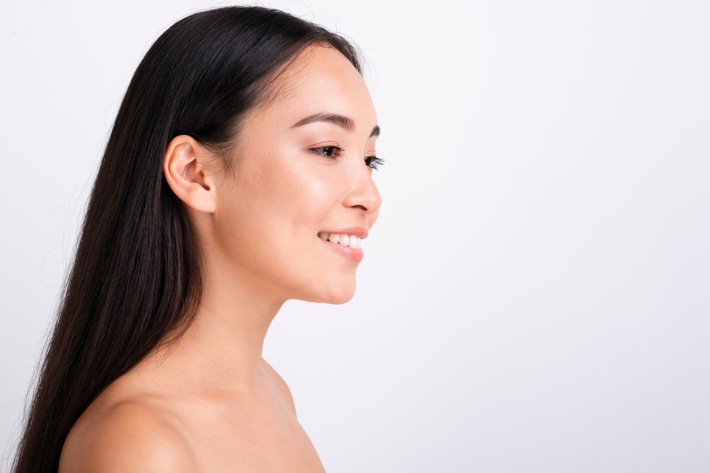 Hyaluronic Acid vs Niacinamide